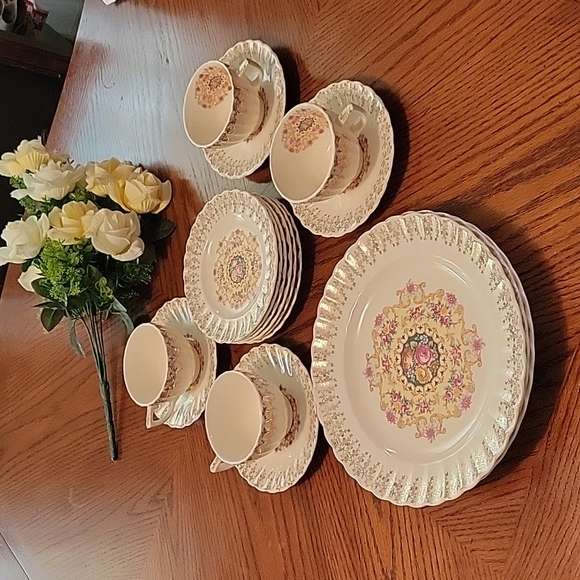 American Homes Other - VTG TEA SET AND DESSERT DISH